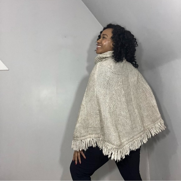 Iperico Neutral Knit Poncho Wool Alpaca Fringe Shawl Apres Ski Made in Italy - Picture 5 of 13